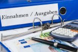 Symbolbild Einnahmen und Ausgaben